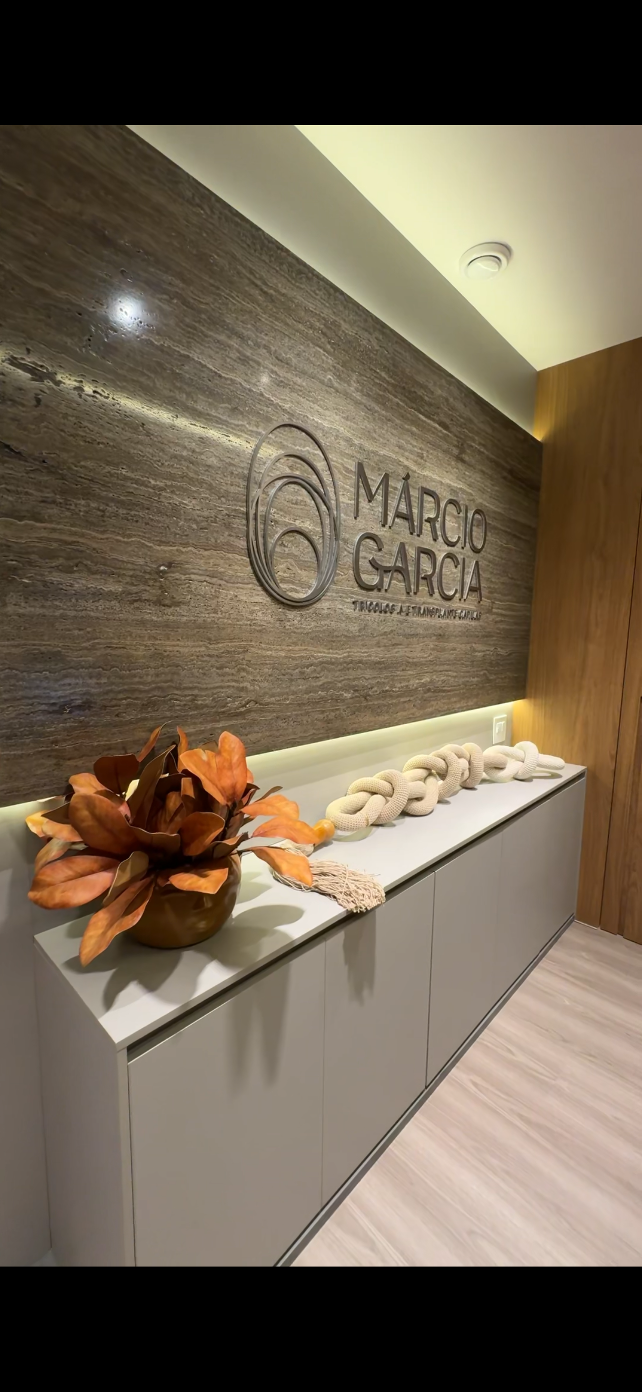 Detalhe da identidade da clínica Márcio Garcia